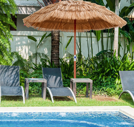 6 Ft Thatched Patio Umbrella with Tilt Design and Carrying Bag