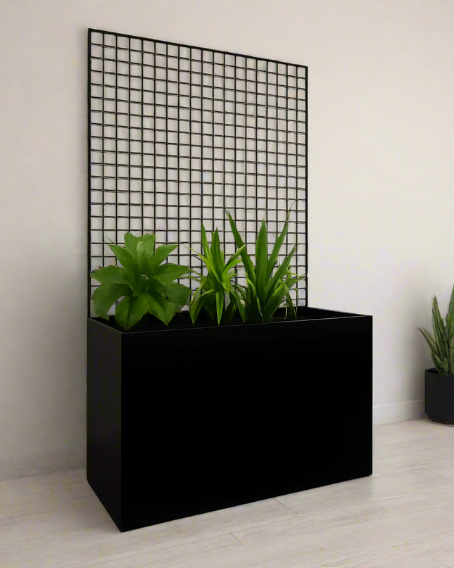 Steel Edge Planter with Trellis