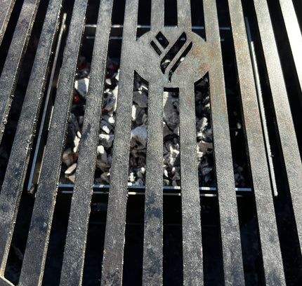 Arteflame Fuel Saver — Charcoal/Wood Heat-Focus Insert (Fits 30″ & 40″ Grills, Steel)