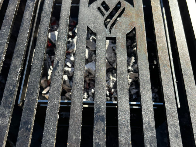 Arteflame Fuel Saver — Charcoal/Wood Heat-Focus Insert (Fits 30″ & 40″ Grills, Steel)