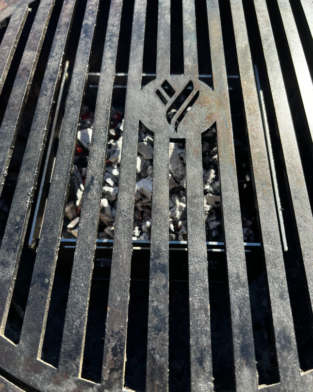 Arteflame Fuel Saver — Charcoal/Wood Heat-Focus Insert (Fits 30″ & 40″ Grills, Steel)