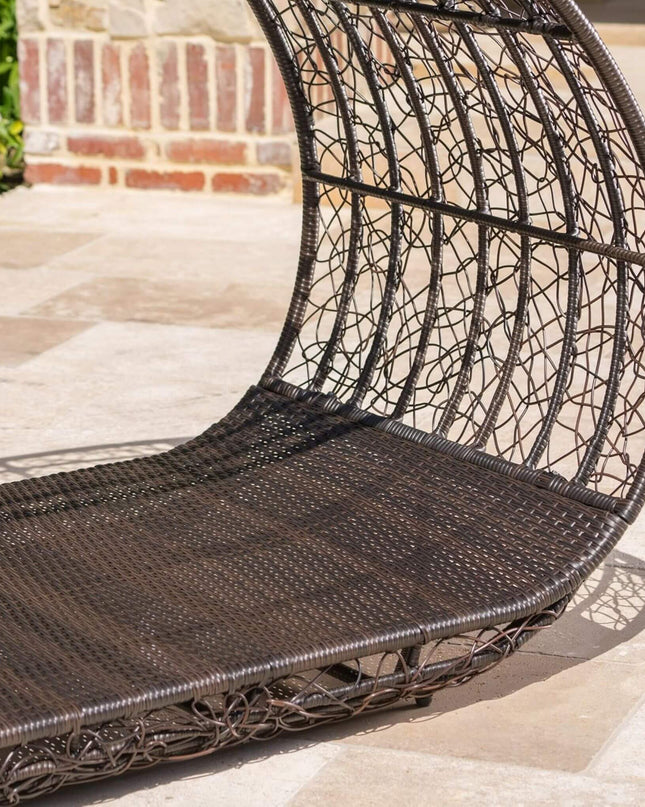 Alora Large 2-Person Abigal Outdoor Wicker Daybed With Aluminum Frame And Cushions