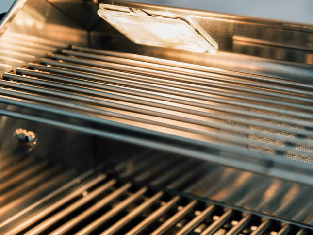 Summerset Sizzler Pro Premium Outdoor Built-In Gas Grill [SIZPRO] (SAK56324)